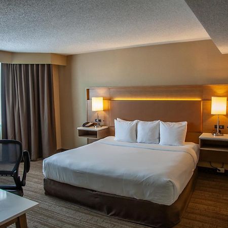 Edmonton Hotel & Convention Center エドモントン エクステリア 写真