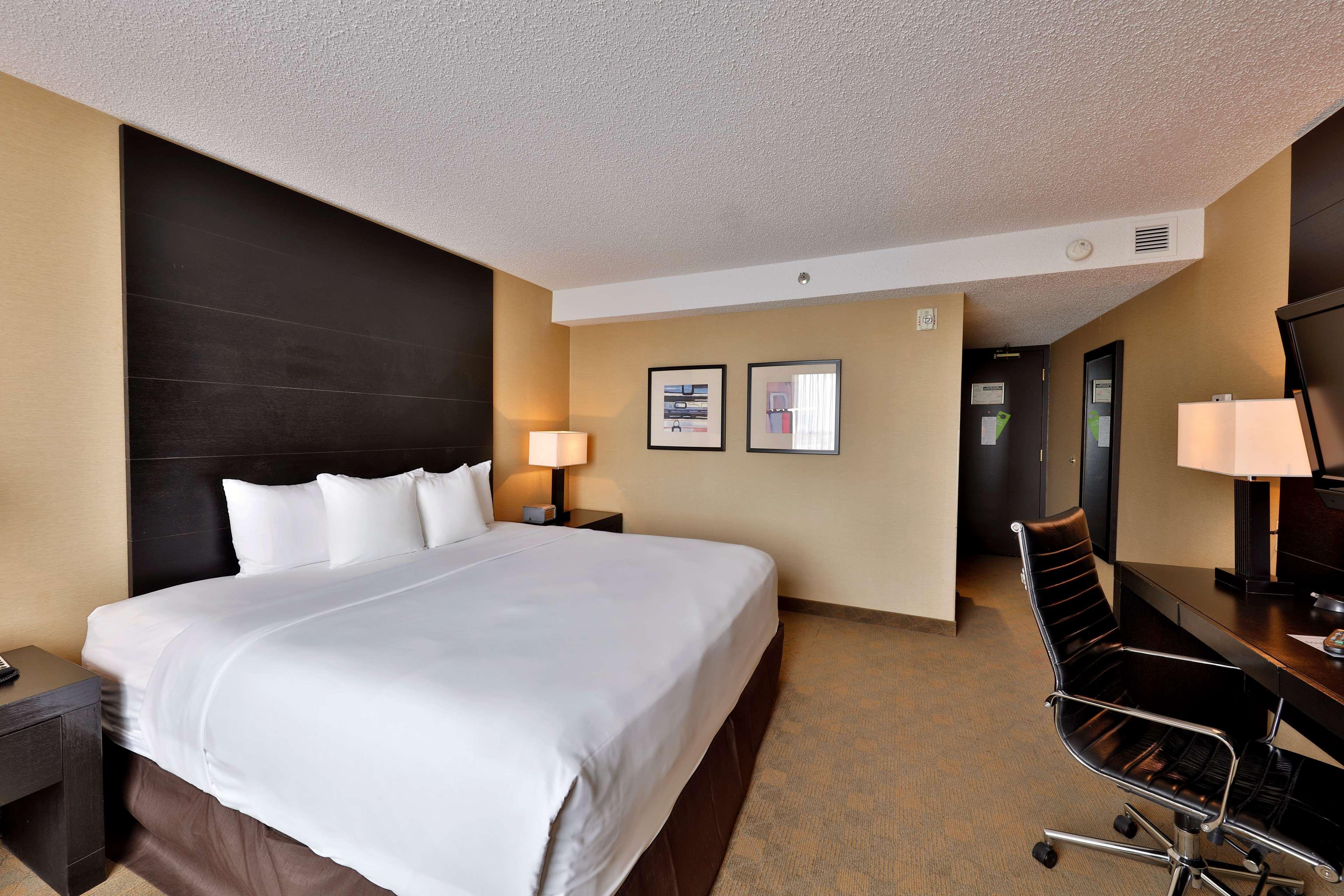 Edmonton Hotel & Convention Center エドモントン エクステリア 写真
