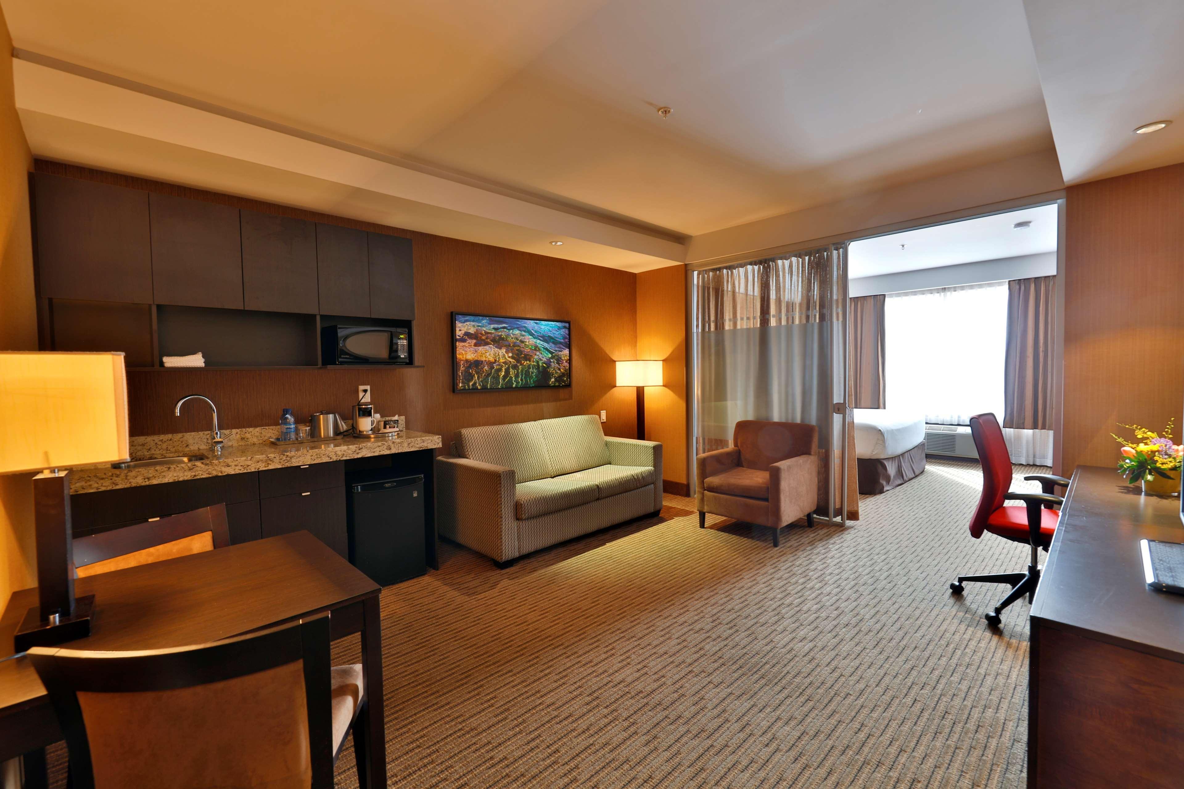 Edmonton Hotel & Convention Center エドモントン エクステリア 写真