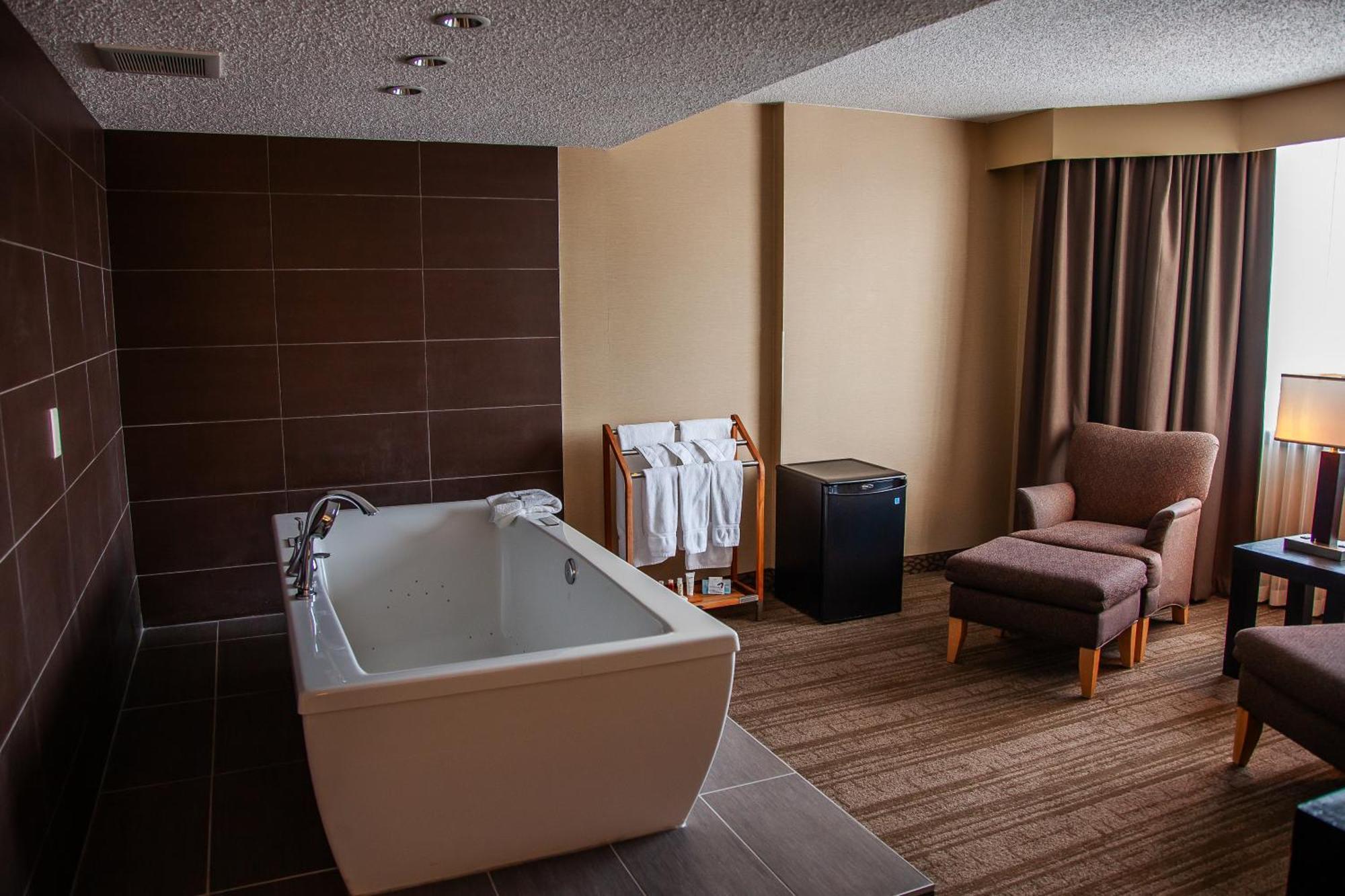 Edmonton Hotel & Convention Center エドモントン エクステリア 写真