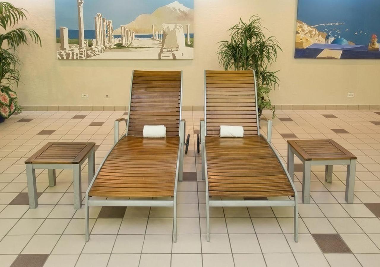 Edmonton Hotel & Convention Center エドモントン エクステリア 写真