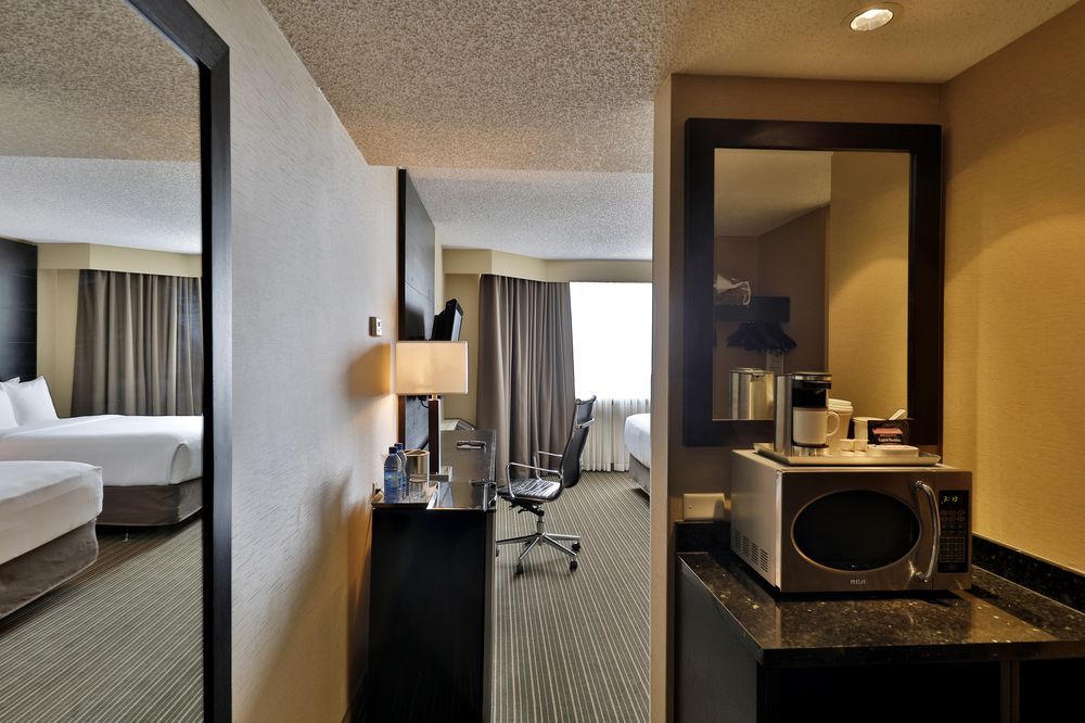 Edmonton Hotel & Convention Center エドモントン エクステリア 写真
