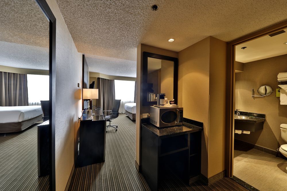 Edmonton Hotel & Convention Center エドモントン エクステリア 写真
