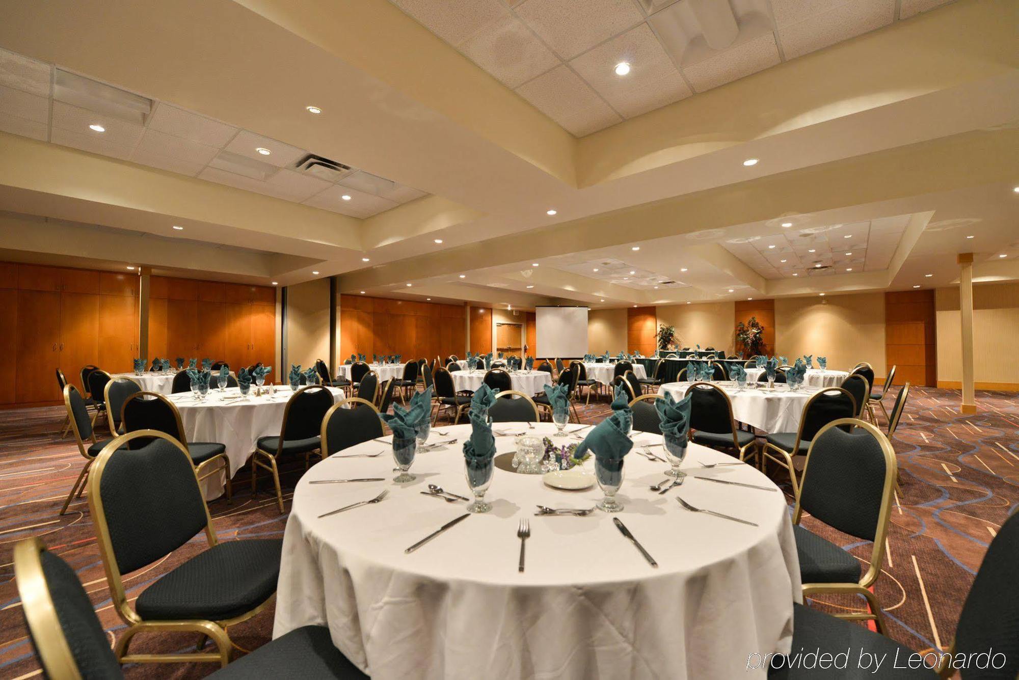 Edmonton Hotel & Convention Center エドモントン エクステリア 写真
