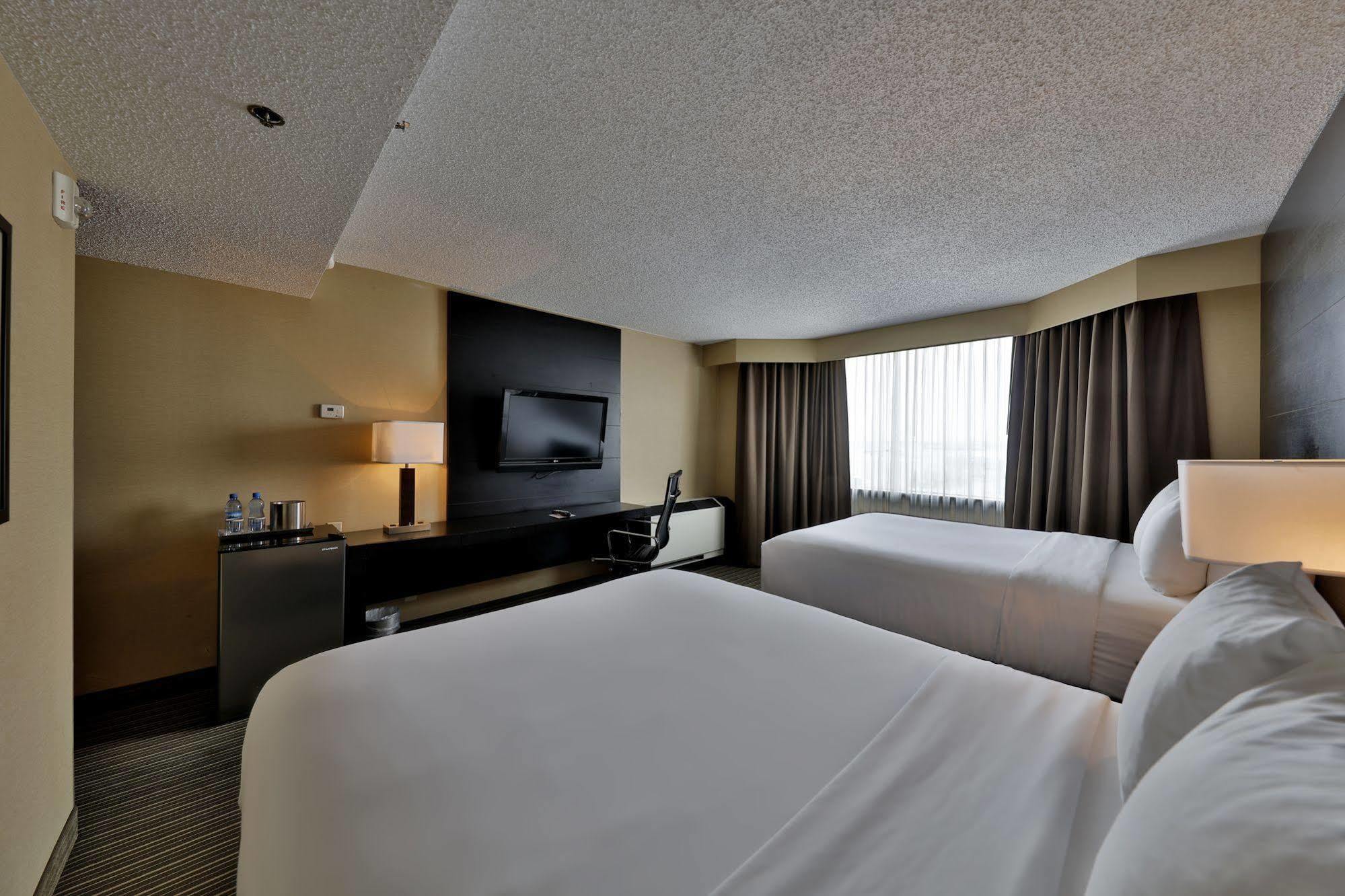 Edmonton Hotel & Convention Center エドモントン エクステリア 写真