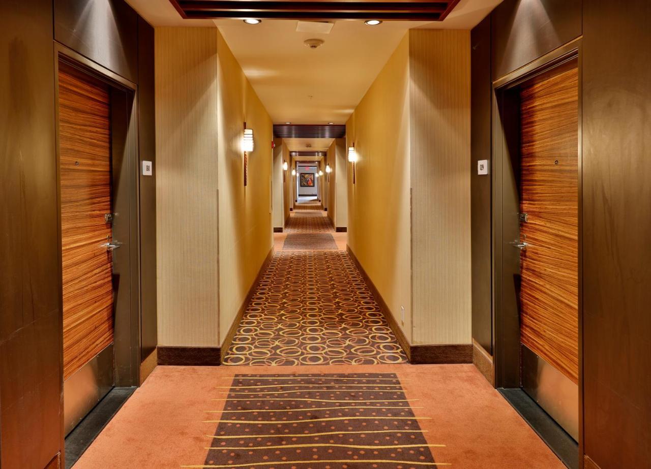 Edmonton Hotel & Convention Center エドモントン エクステリア 写真