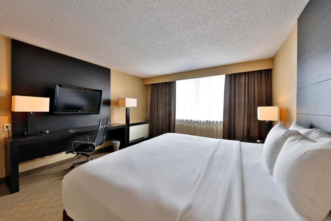 Edmonton Hotel & Convention Center エドモントン エクステリア 写真