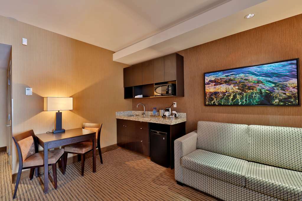 Edmonton Hotel & Convention Center エドモントン 部屋 写真