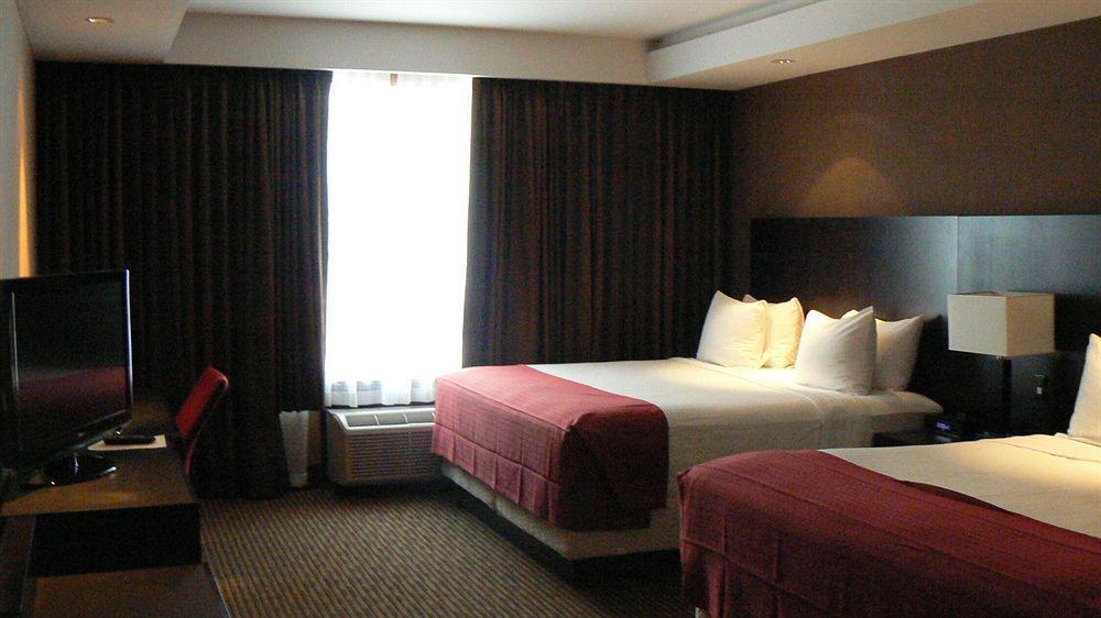 Edmonton Hotel & Convention Center エドモントン エクステリア 写真